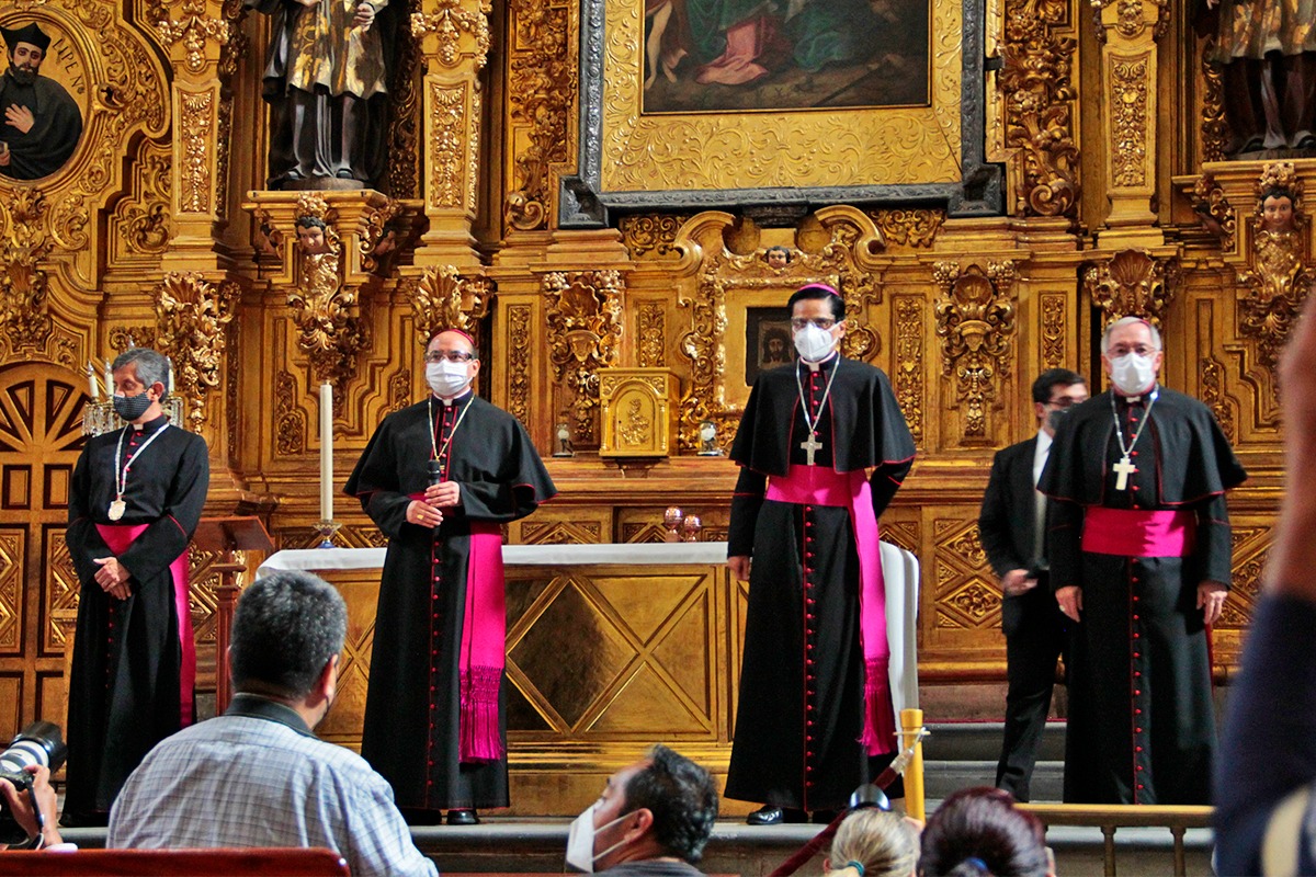 Catedral; prudente recepción de fieles